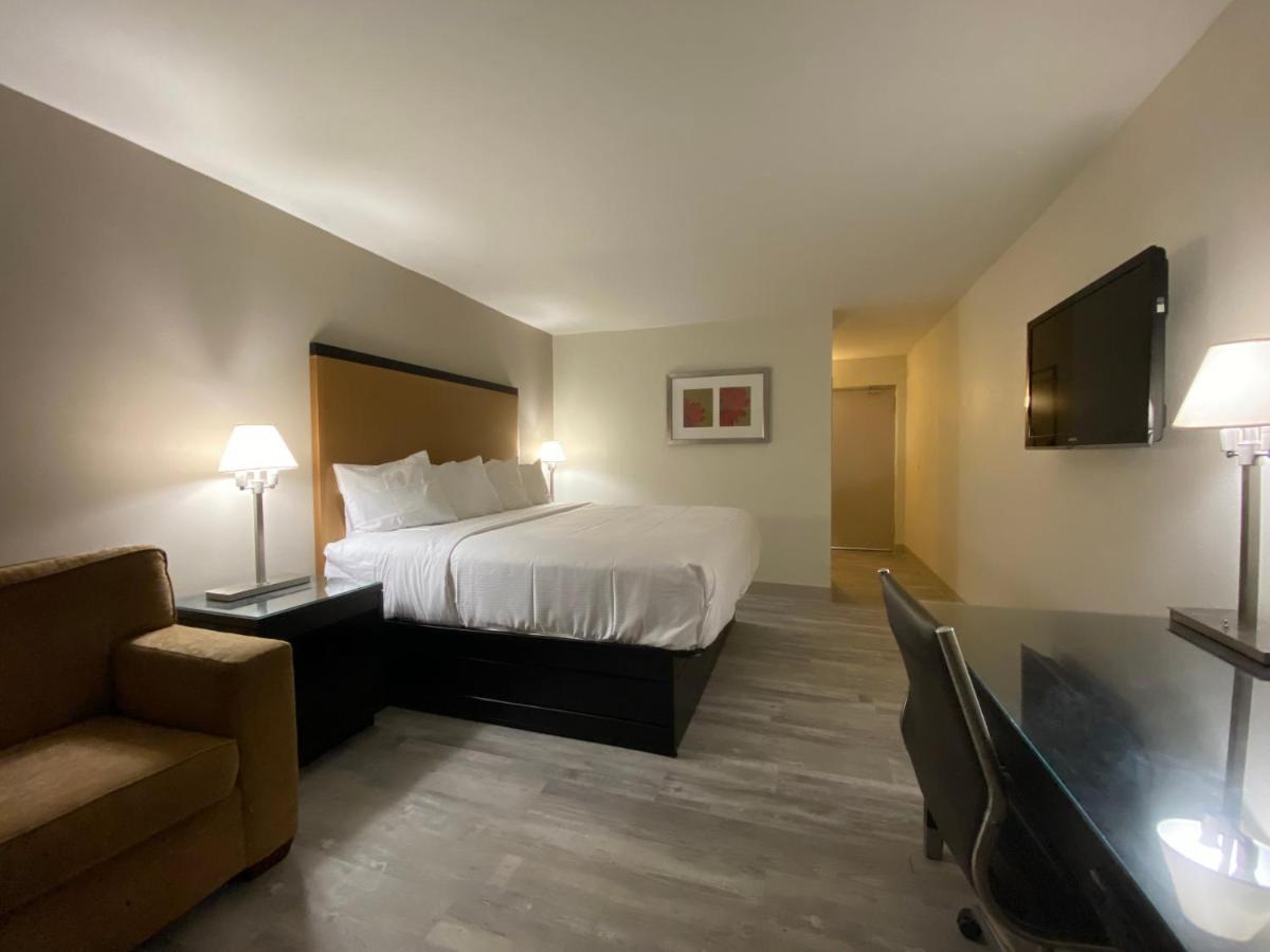 University Inn Of 카번데일 외부 사진